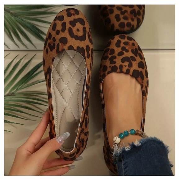 Leopard 🐆 Print Flats 🥿 - Picture 1 of 3